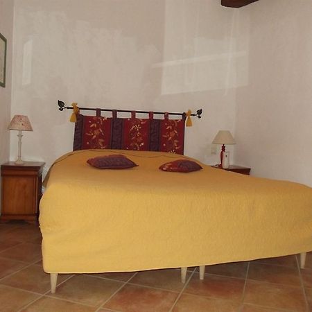 Domaine Saint Victor Hotel La Tour-d'Aigues Bagian luar foto