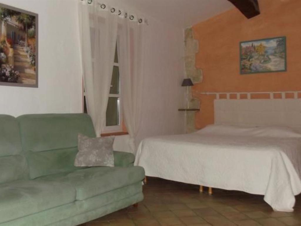 Domaine Saint Victor Hotel La Tour-d'Aigues Bagian luar foto